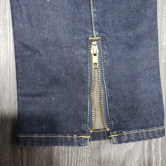 🌷2 for $30🌷Guess capris Jean's sz 32 - Picture 5 of 5